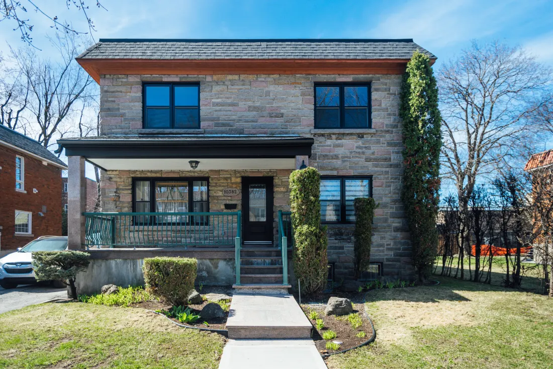 Maison en pierre détachée dans Ahuntsic-Centre, Montréal
