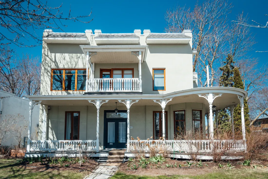 Maison ancestrale avec véranda dans Nouveau-Bordeaux, Ahuntsic, Montréal
