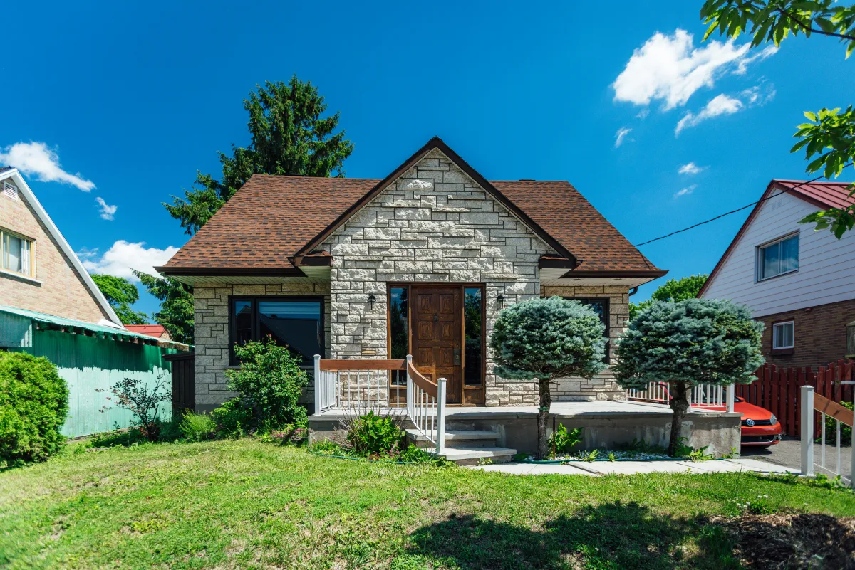 Maison en pierre détachée dans Villeray, Montréal